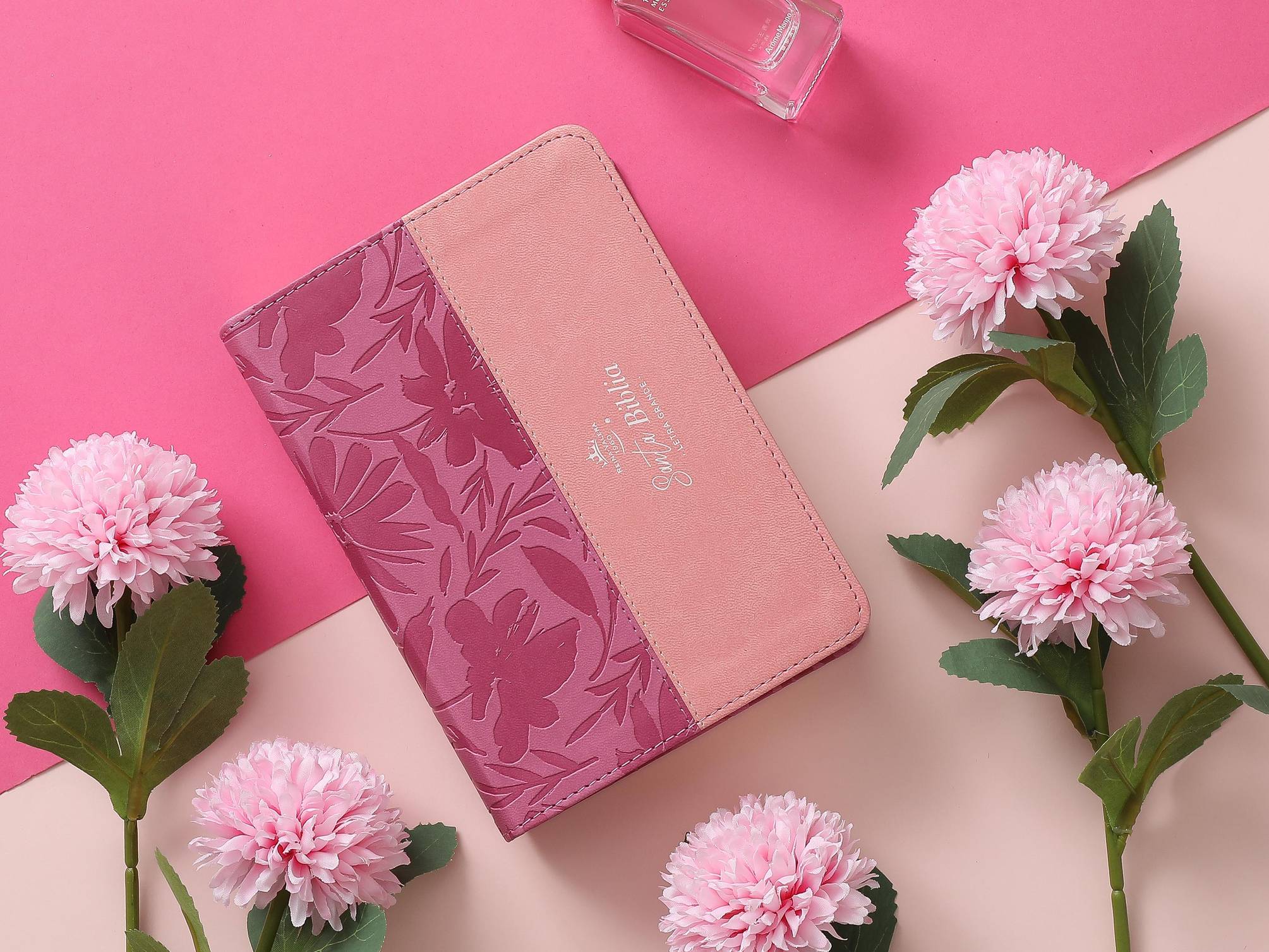 Biblia RVR60 Tamaño Compacto Símil Piel Bicolor Rosa/Rosa - Imagen 3