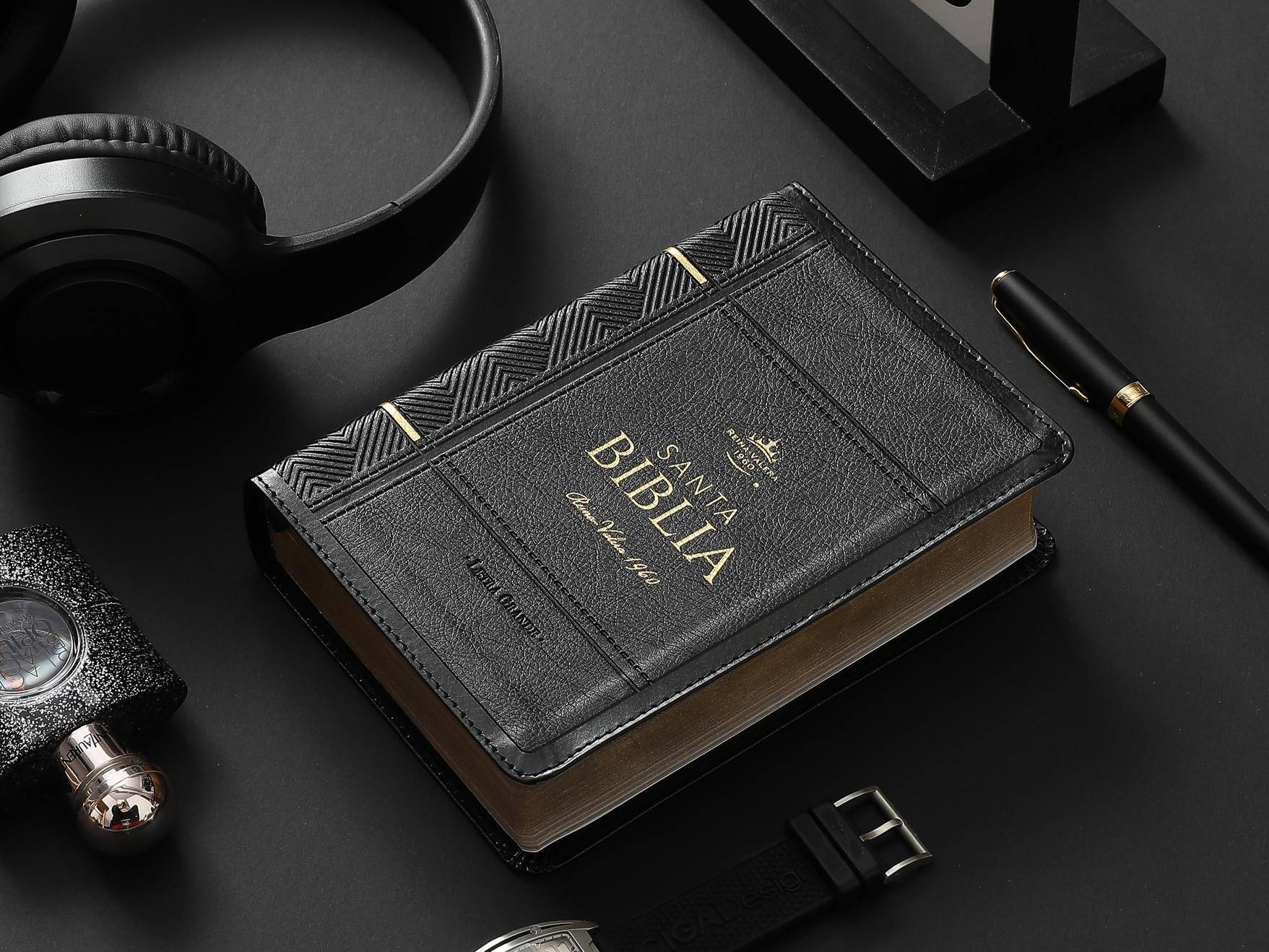 Biblia RVR60 Letra Grande 12 Puntos Símil Piel Negro - Colección Clásica Portátil - Imagen 3