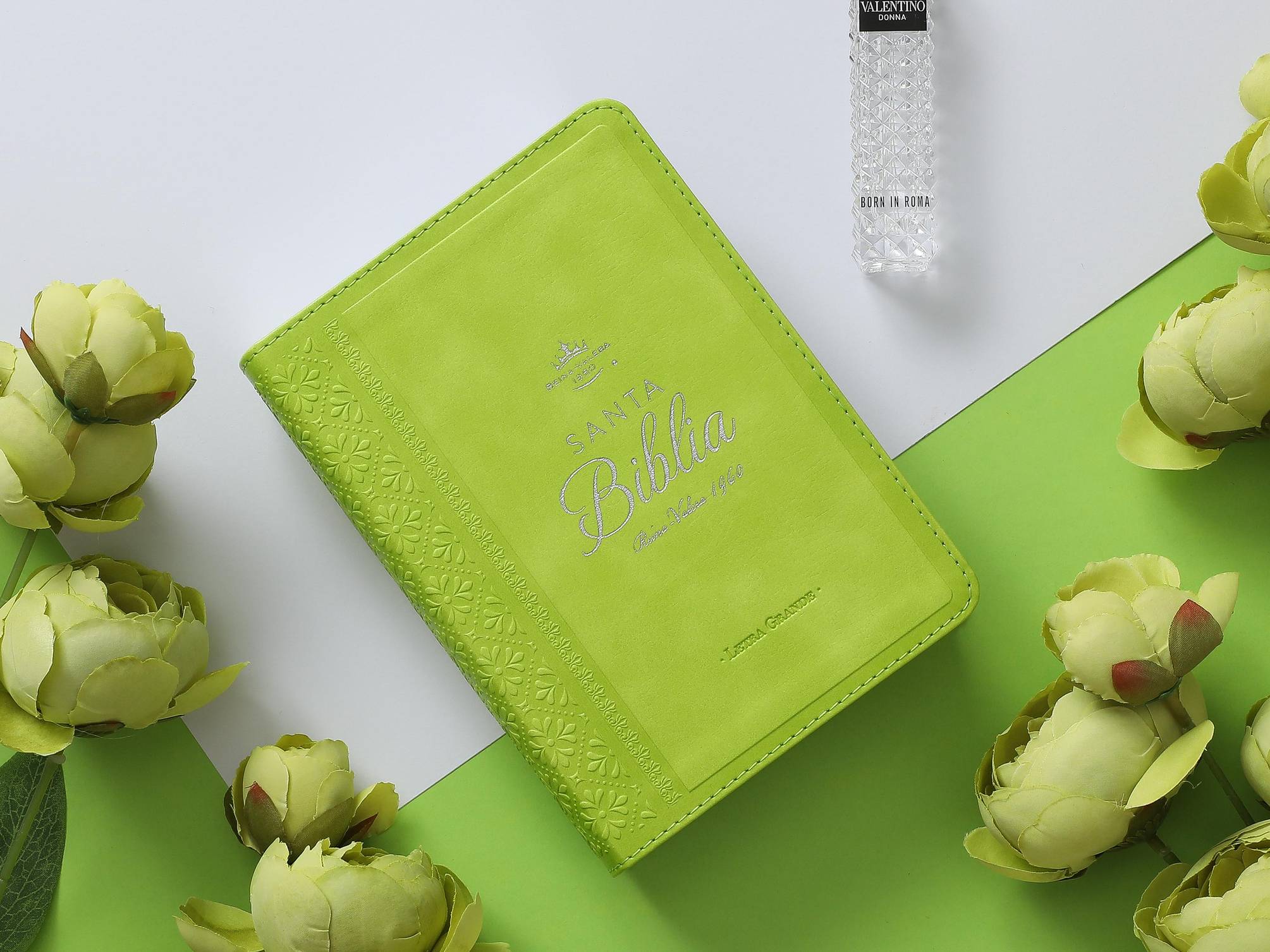 Biblia RVR60 Letra Grande 12 Puntos Símil Piel Verde Lima - Colección Clásica Portátil - Imagen 8