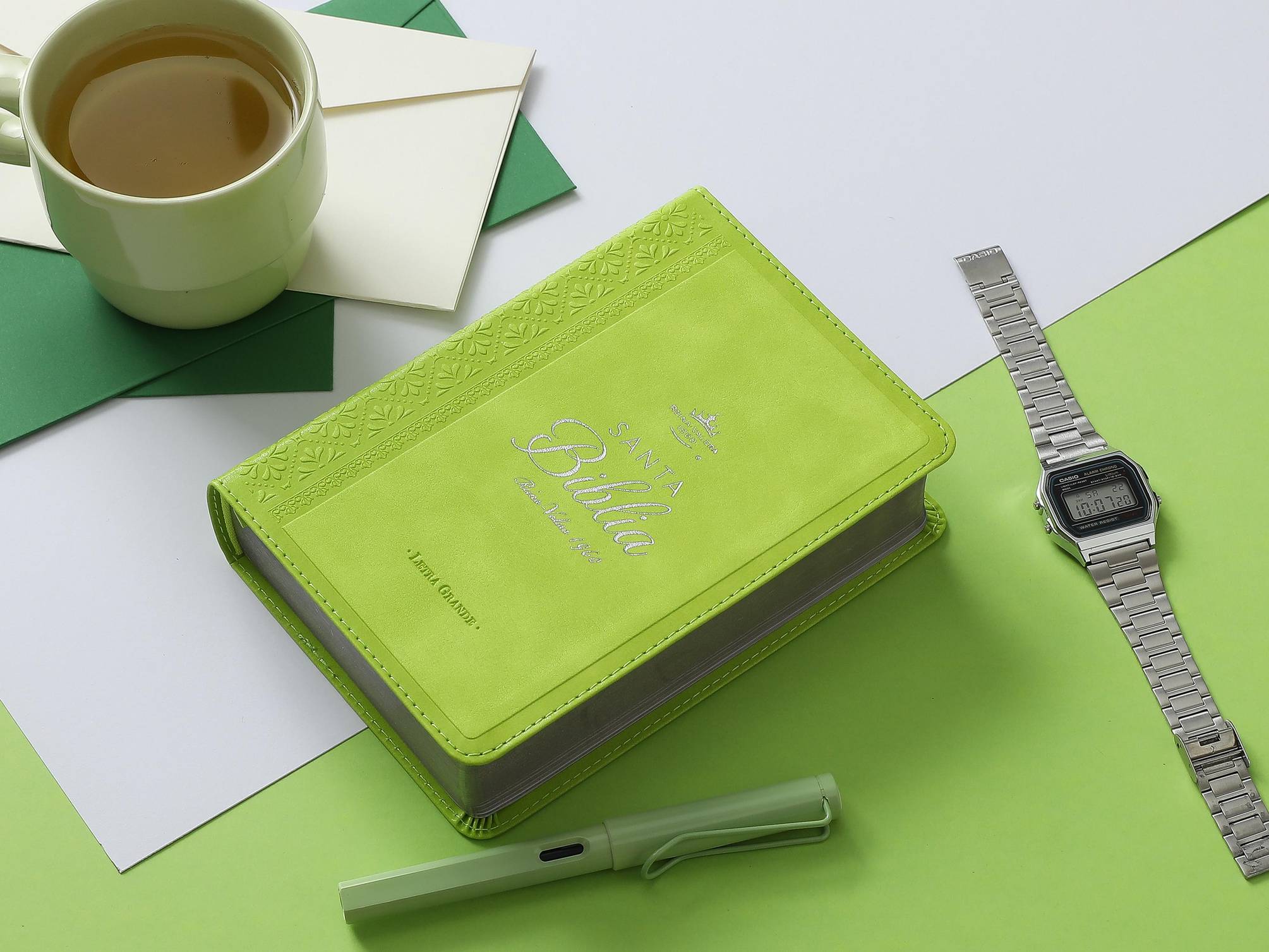 Biblia RVR60 Letra Grande 12 Puntos Símil Piel Verde Lima - Colección Clásica Portátil - Imagen 7