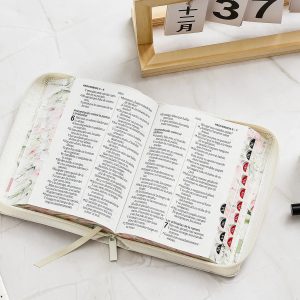 Biblia RVR60 Tamaño Compacto Letra 12 Puntos - Flores en Primavera, Símil Piel con Cierre e Índice